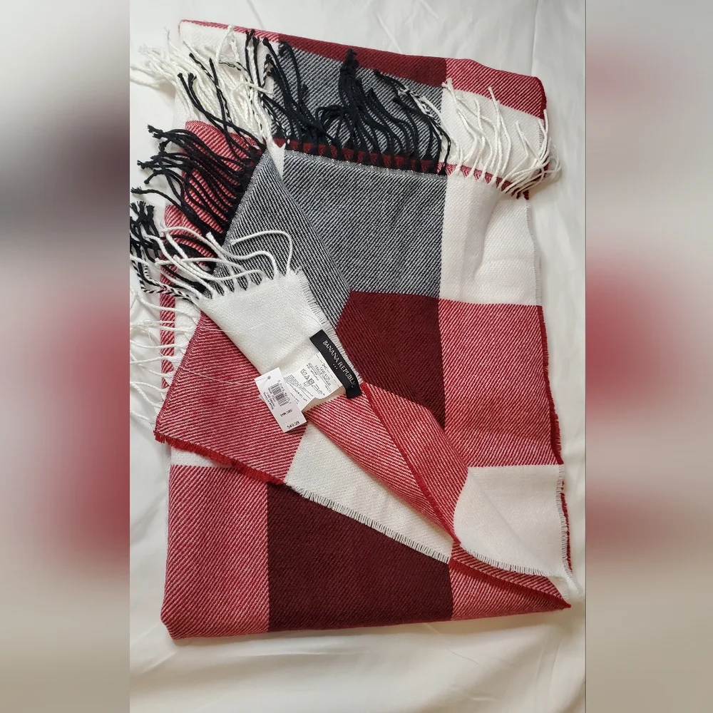 NWT Banana Republic Red, Black and White Scarf  Unisex